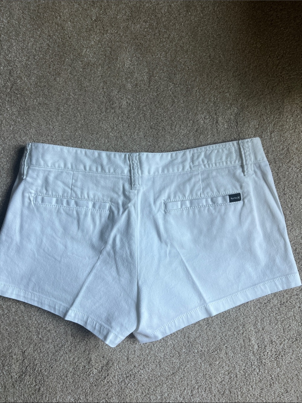 Hurley White Flat Front Shorts. Size 7. EUC. - Picture 4 of 6